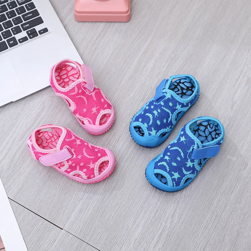 

2024 Summer New Children Sandals Velcro Soft Sole Children Shoes Children Beach Shoes Breathable Mesh Functional Shoes