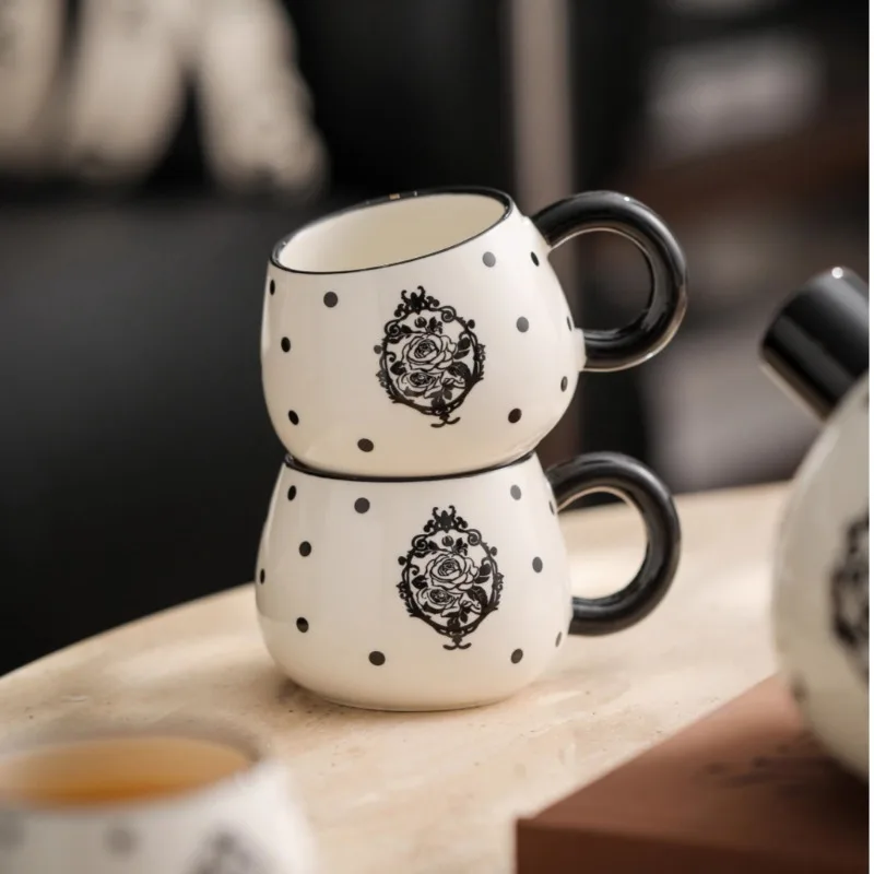 European Creative Dots Ceramic Drinkware 1 Pot 4 Cups Porcelain Coffee Tea Set Home Coffee Sets Kitchen Bar Counter Decorations 6