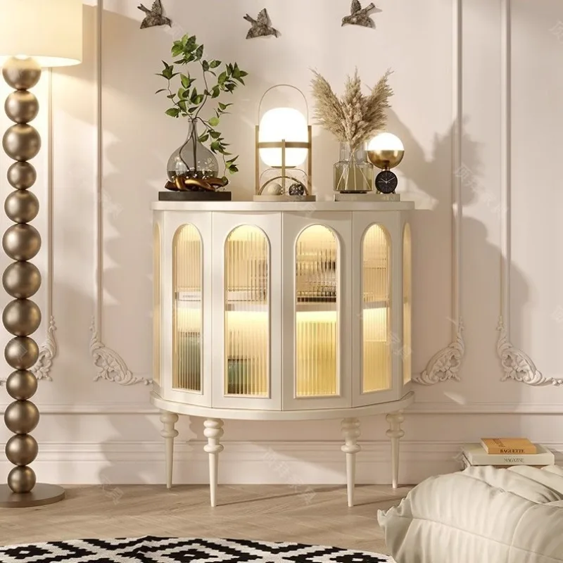Французский ретро легкий роскошный шкафчик для украшения дома из цельного дерева с сенсорным светильником, художественный обеденный боковой шкаф