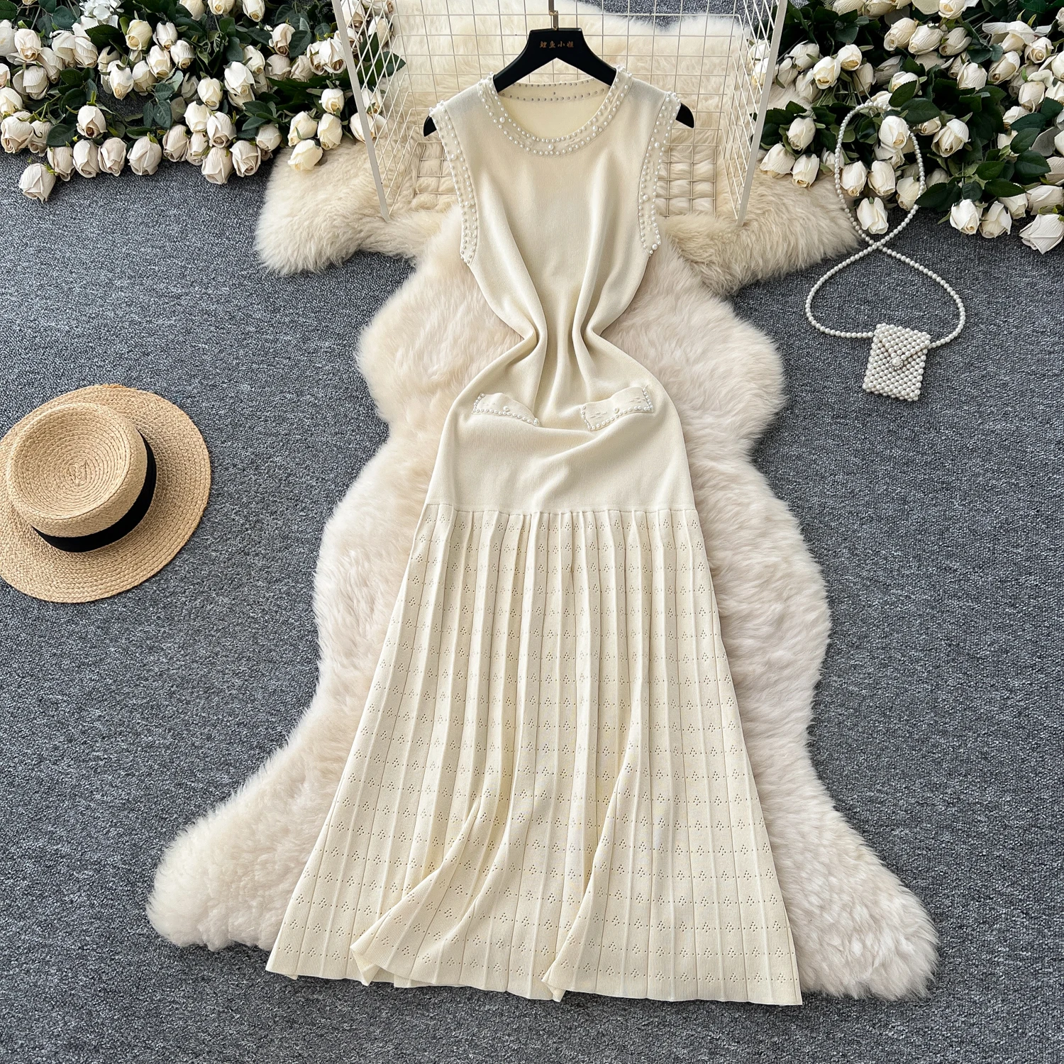 فستان صيفي أنيق بيج ميدي للنساء محبوك مطرز بالخرز للحفلات المسائية فساتين بيرل تانك Bodycon Traf جديد في 2025 صوف حلو