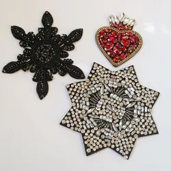 Patch di perline di cuore di fiocco di neve di moda per abbigliamento fai da te cucire su patch di badge di strass di paillettes appliques ricamate corda di parche