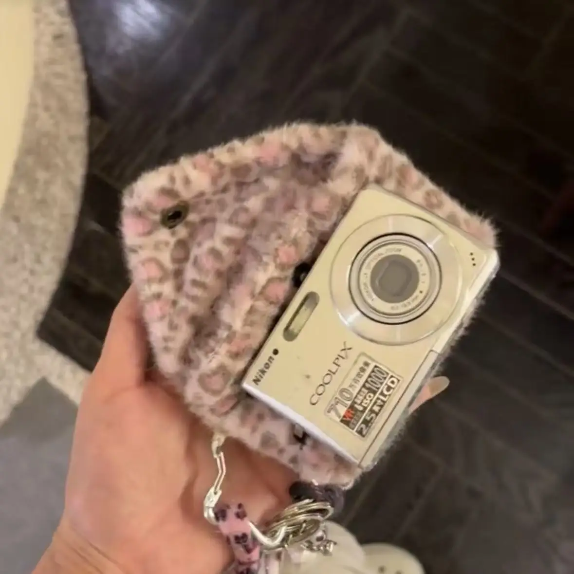 New Hot Selling Autumn Winter Plush Purple Leopard Print Card Holder Ccd Storage Portable Cute Hand Holding Coin Earphone Bag