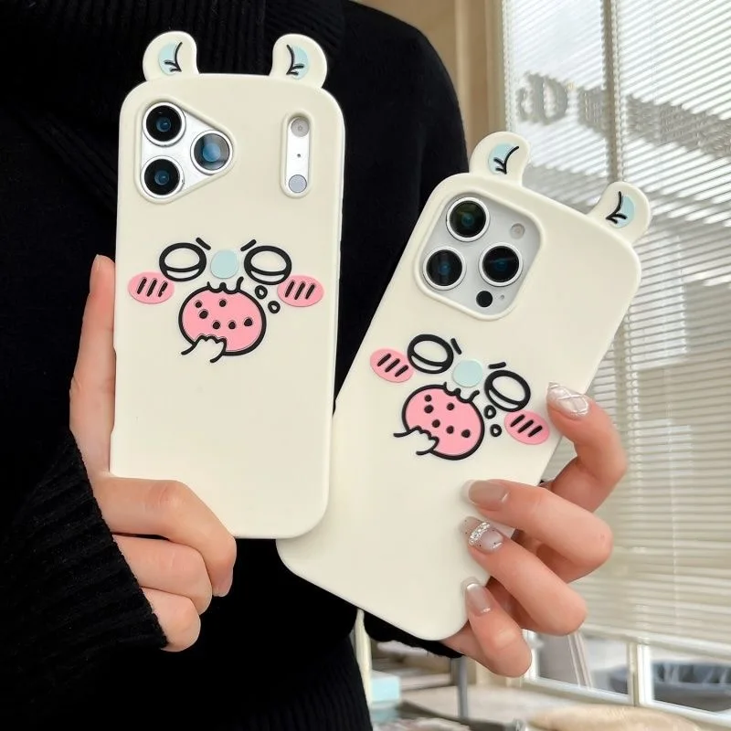 Cartoon Chiikawa Momonga isst Erdbeeren Handyhülle für iPhone 17 Pro Max Weiche und niedliche Momonga Silikon-Handyhülle Geschenk für Mädchen