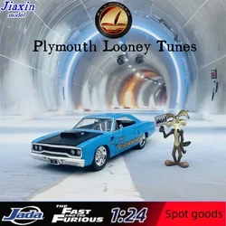 Jada 1:24 1970 Plymouth Roadrunner Coyote High Simulation Diecast Car Metal Alloy Model Car Gift Collection