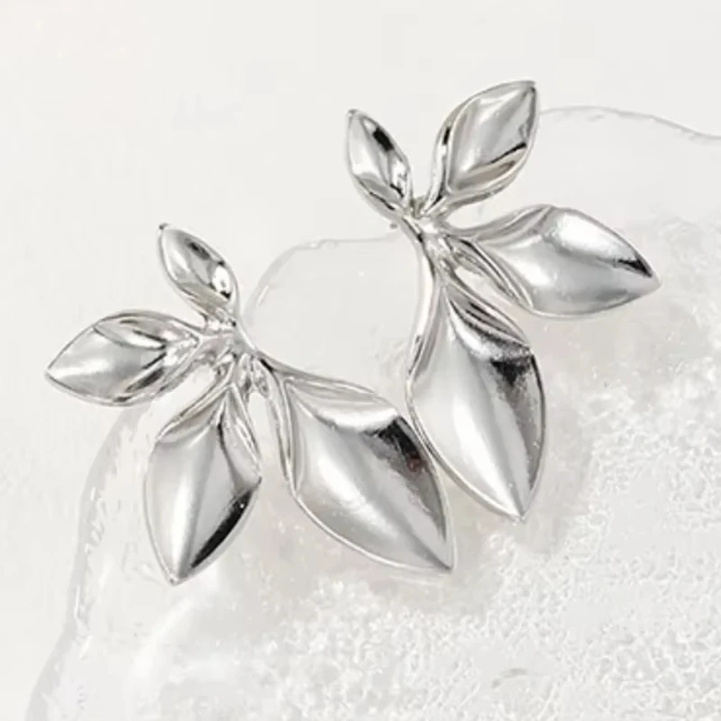 Stud Earrings For Women Irregular Exaggerated Metal Flowers Ear Accessories Holiday Gift Party OL Fashion Jewelry AE174