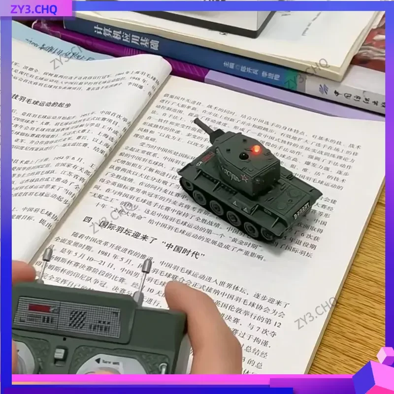 รถถังบังคับวิทยุขนาดเล็ก สร้างสรรค์ สมจริง ชาร์จไฟได้ รถออฟโรด บังคับด้วยอินฟราเรด ของขวัญสำหรับแฟนหนุ่ม