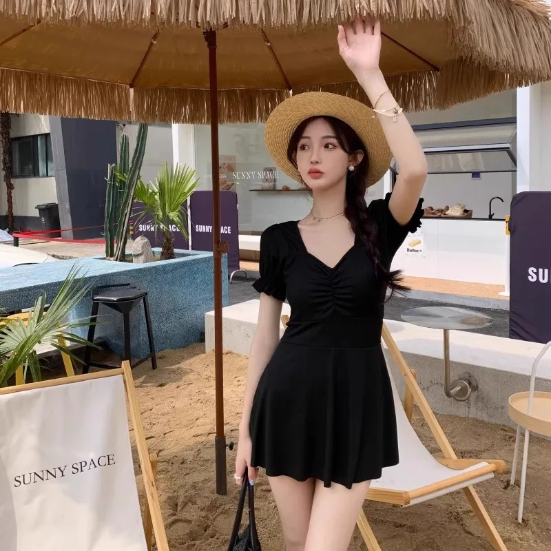 Small Fresh One-piece Swimsuit for Women, Conservative and High-end, Slimming Down, Summer Sexy Hot Spring Swimsuit