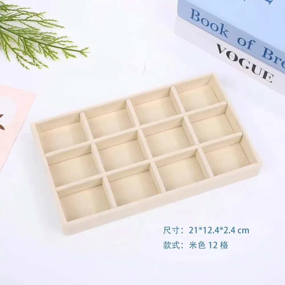 Samt-Schmuckdisplay Exquisiter Schmuckhalter Tragbarer Ring-Ohrringe-Halsketten-Organizer Aufbewahrungsbox Organizer-Fächer Beige