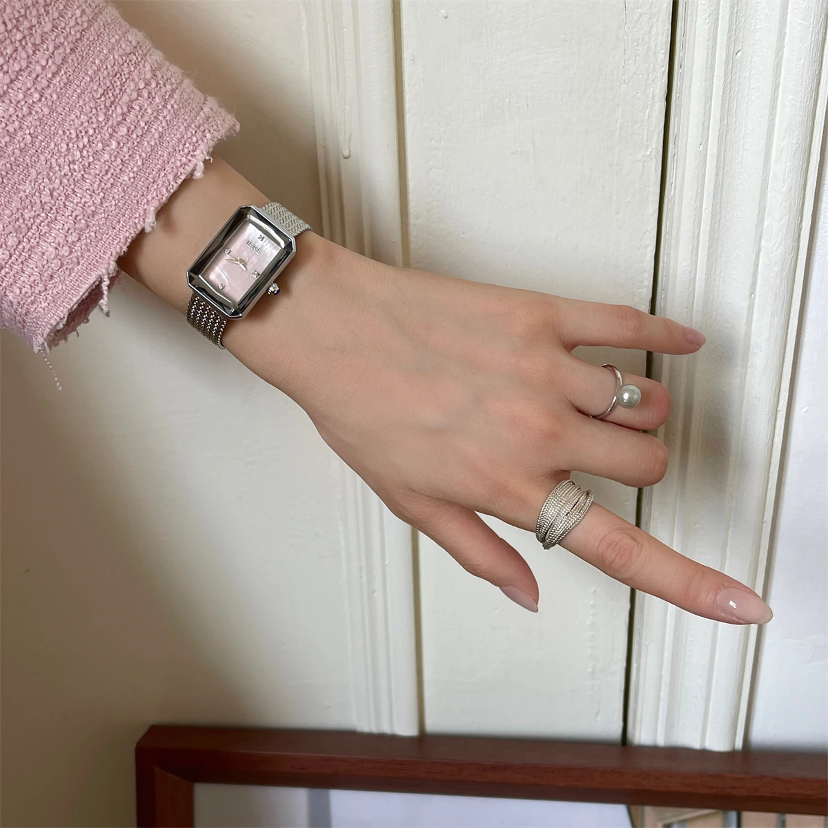 2025 New Woman Watch Simple Silver Quartz Wristwatch Steel Mesh Belt Small Square Dial Gold Luxury Vintage Watch for Women Gift