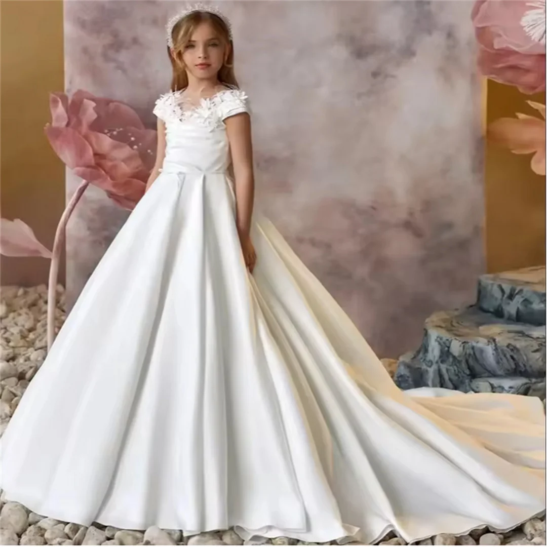 

Customized Ivory Flower Girl Dresses For Wedding Graceful Satin Feather 3D Appliques With Bow Kids Evening Party Banquet Gown