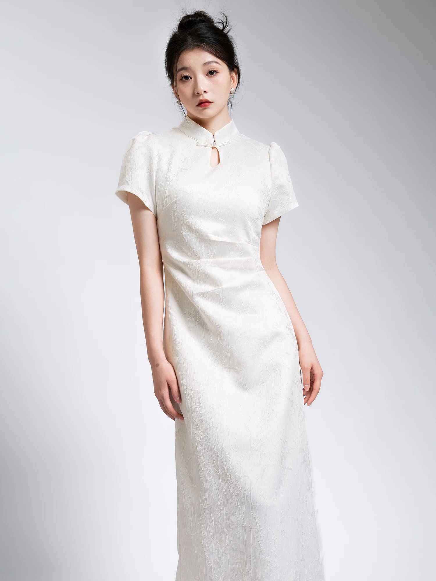 

Ele ort-Sve Women's Qipao Dr Reformed Chinese Sle Retro Vintage Slimming Waist Heavy Embroidery Floral Pattern