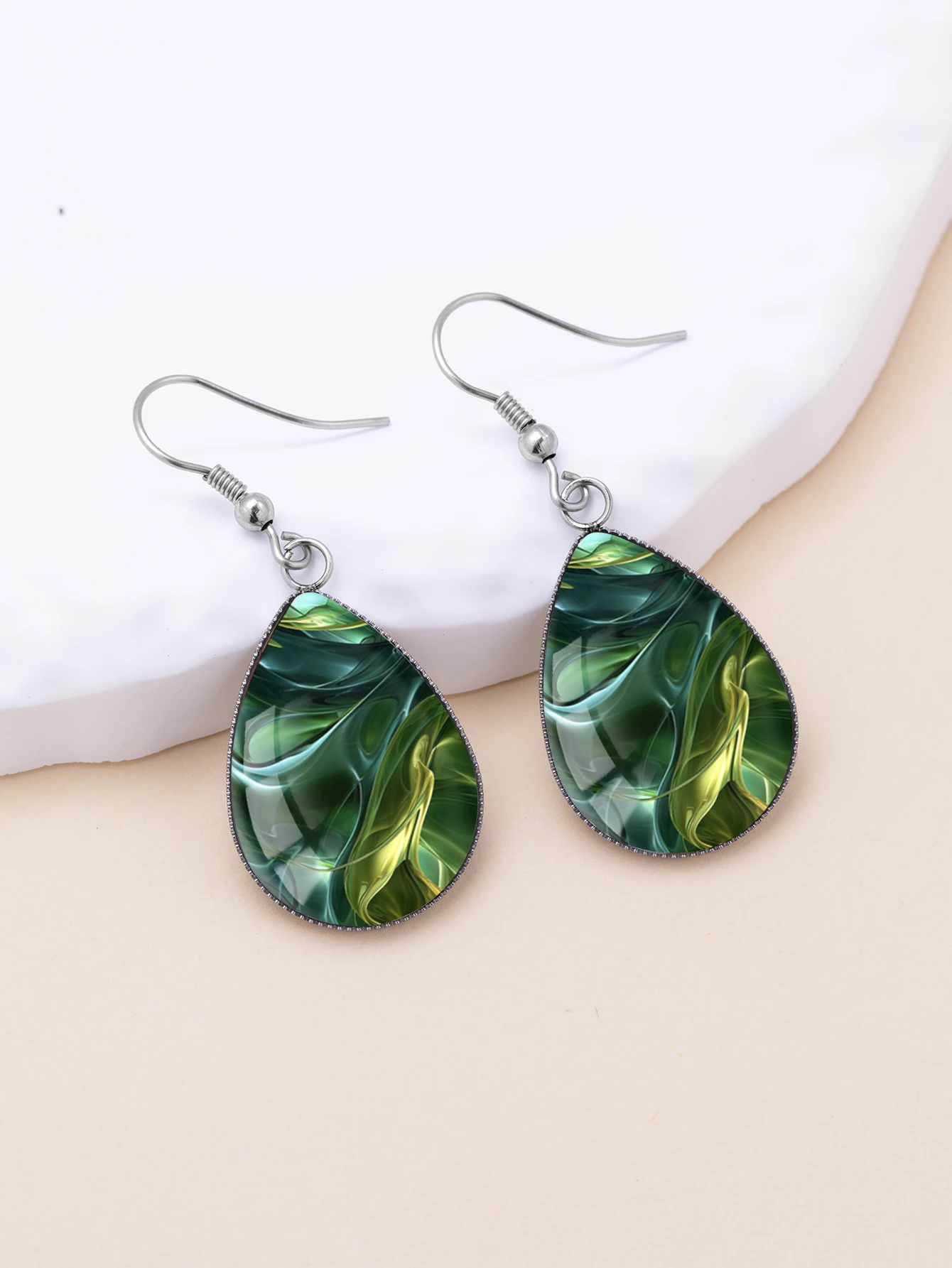 Women's Green Irregular Quicksand Pattern Earrings