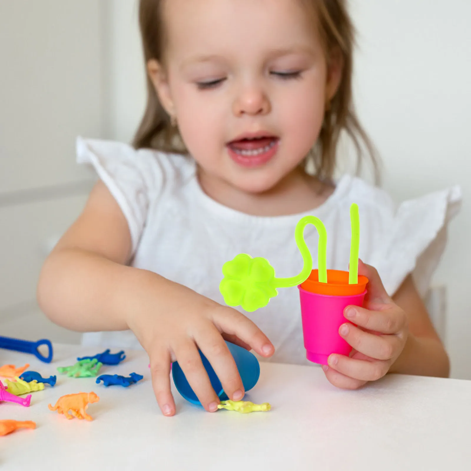 50Pcs Clover Elastic Stretchy Children Party Favor Supplies Birthday Pranks Bright Colors Fun Durable
