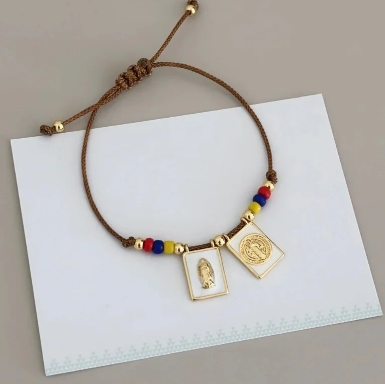 أساور ESCAPULARIO المصنوعة يدويًا للنساء ، مجوهرات عصرية ، خيوط دينية ، غوادالوبي ، العذراء سان بينيتو ، هدايا المهرجان