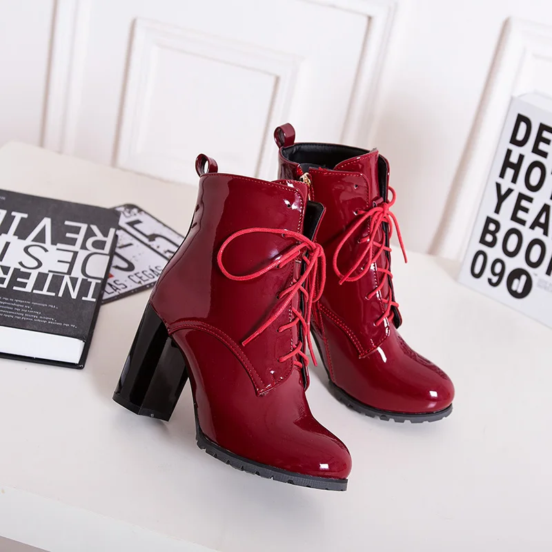 لامعة براءات الاختراع والجلود أحذية الكاحل للنساء ، سميكة أفخم بطانة الداخلية ، سوبر عالية كعب سميك ، الدافئة ورخيصة الكاحل التمهيد ، حجم كبير