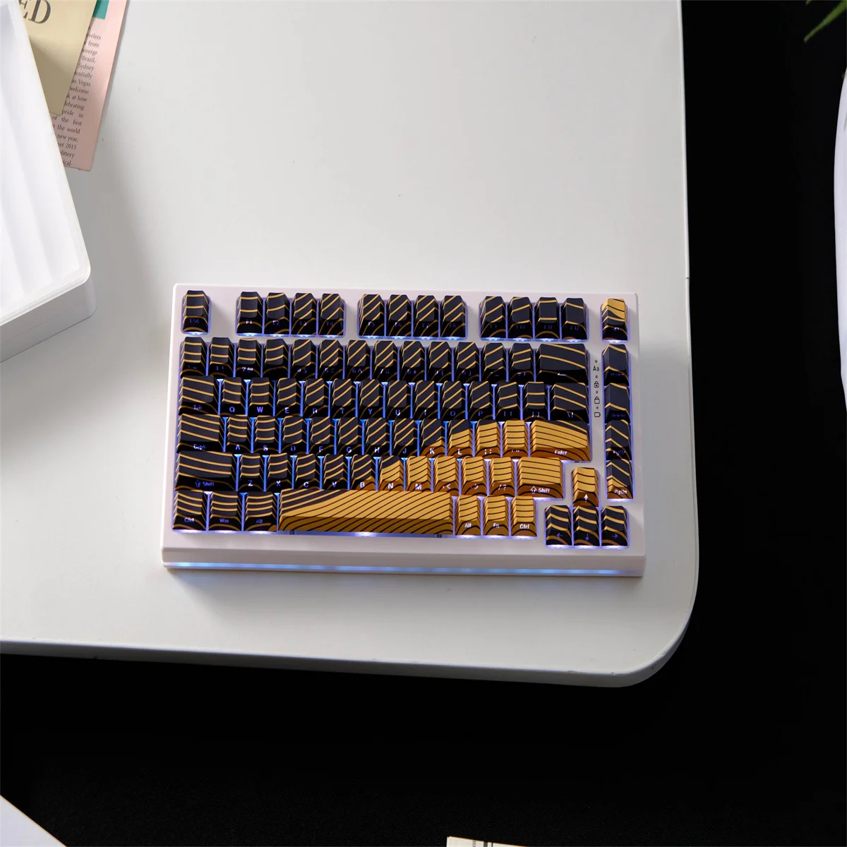 

Black Gold Side light transmission Keycap 136 Keys PBT Material Cherry Profile DYE-SUB Personalized For Mechanical Keyboard