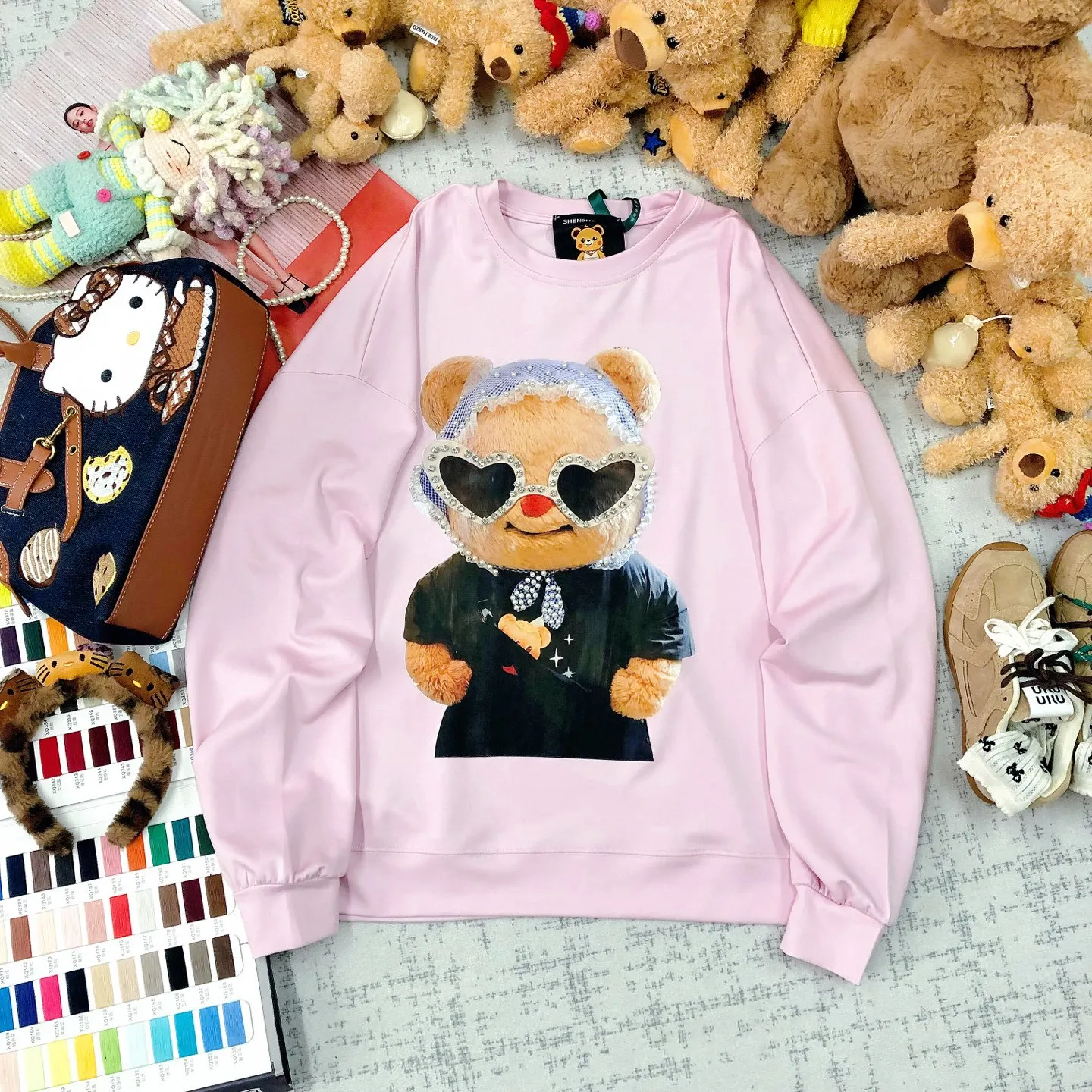 Autumn New Korean Version Loose and Versatile Thin Cartoon Bear Printing Bead Design Round Neck Long Sleeve Sweater Women