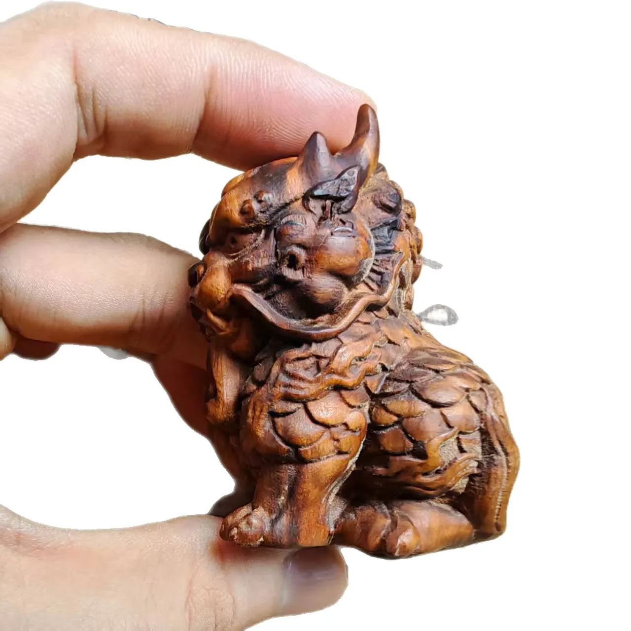 Hand‑Carved Jujube Wood Kylin Figurine, Solid Wood Hand Piece, Mythical Beast Tea Pet, Home & Office Desktop Ornament
