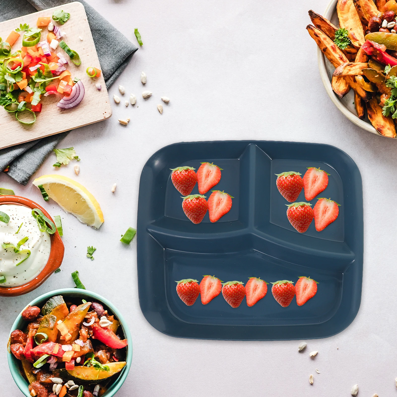 

4 Pcs Three compartment Dinner Plate Food Trays Serving Divided Dish Diet Portion Plates Kitchen Picnic Party Restaurant Banquet