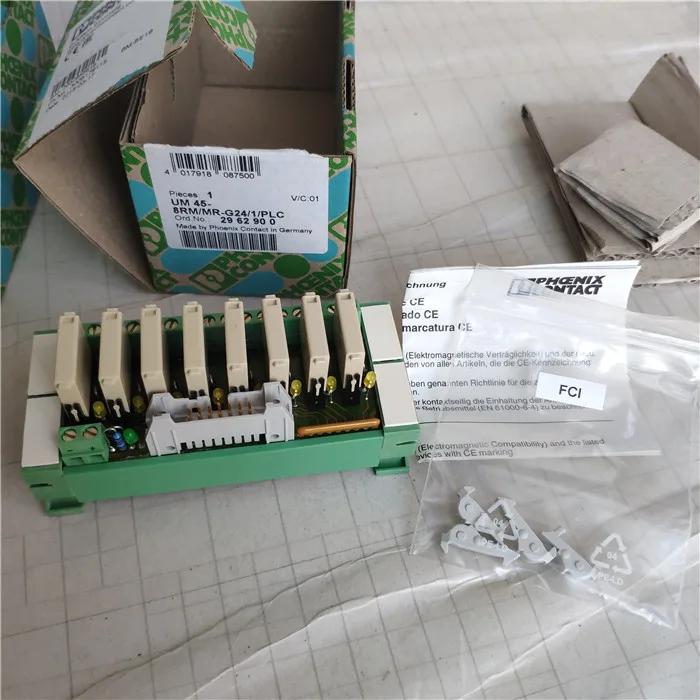 Phoenix Original, Module actif UM45-8RM/MR-G24/1/PLC Spot, flambant neuf 2962900