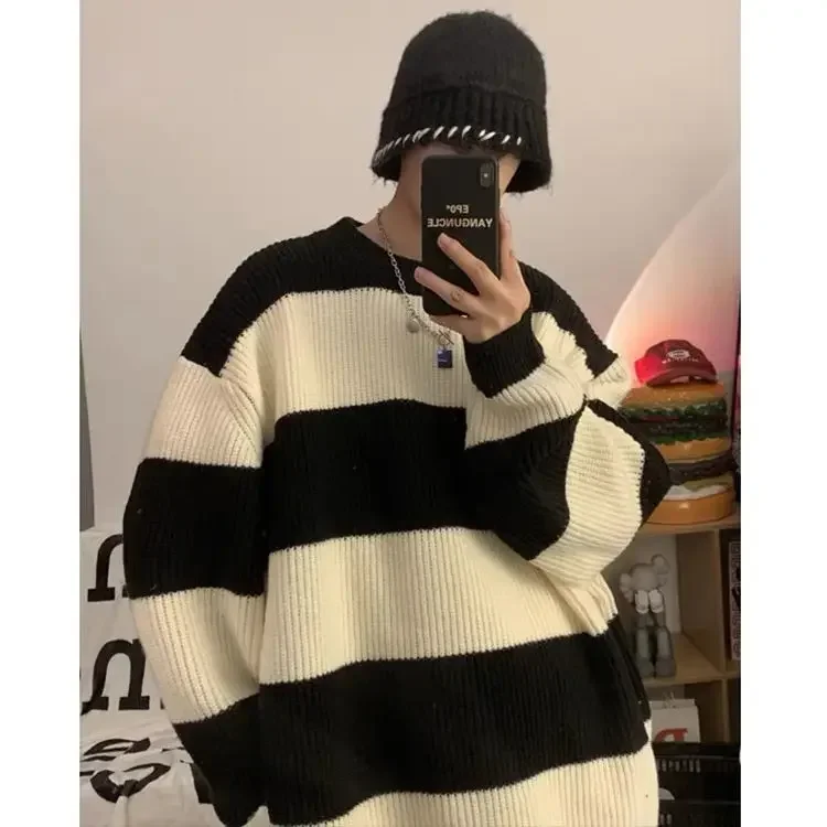 Korean style patchwork striped sweater for men in autumn and winter lazy loose knitted sweater round neck retro trendy sweater