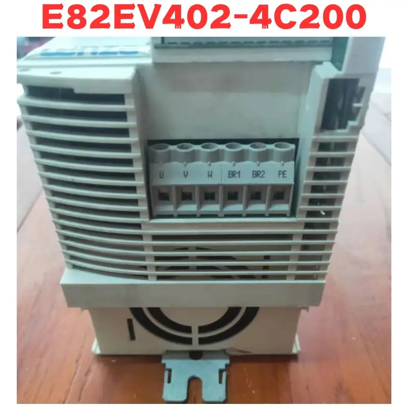 Second-hand E82EV402-4C200 Inverter Functional test OK Fast delivery