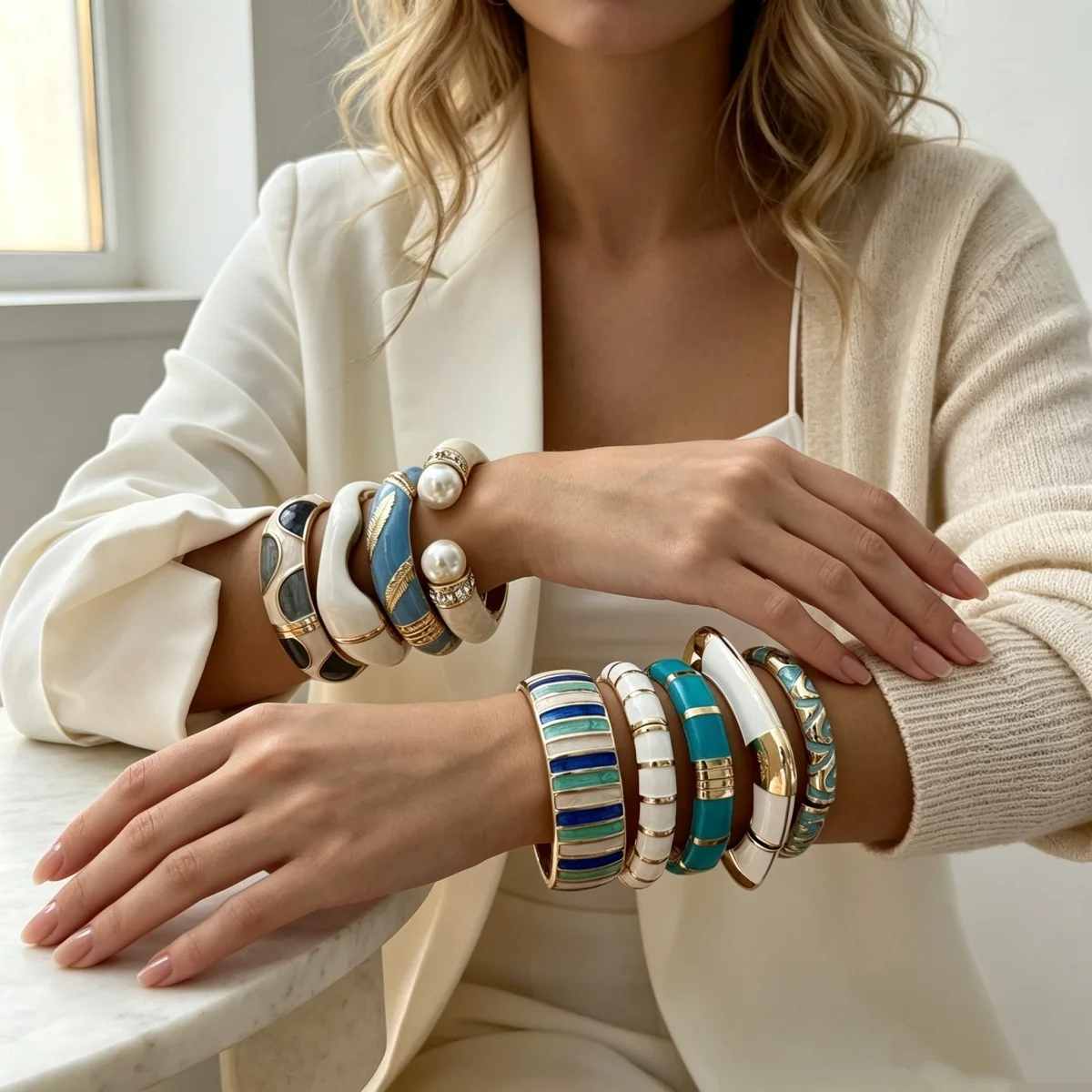 Trendige blau-weiße Emaille-Manschettenarmbänder für Damen und Herren, Vintage, unregelmäßige Streifen, stapelbarer Armreif, Partyschmuck – Detail 11