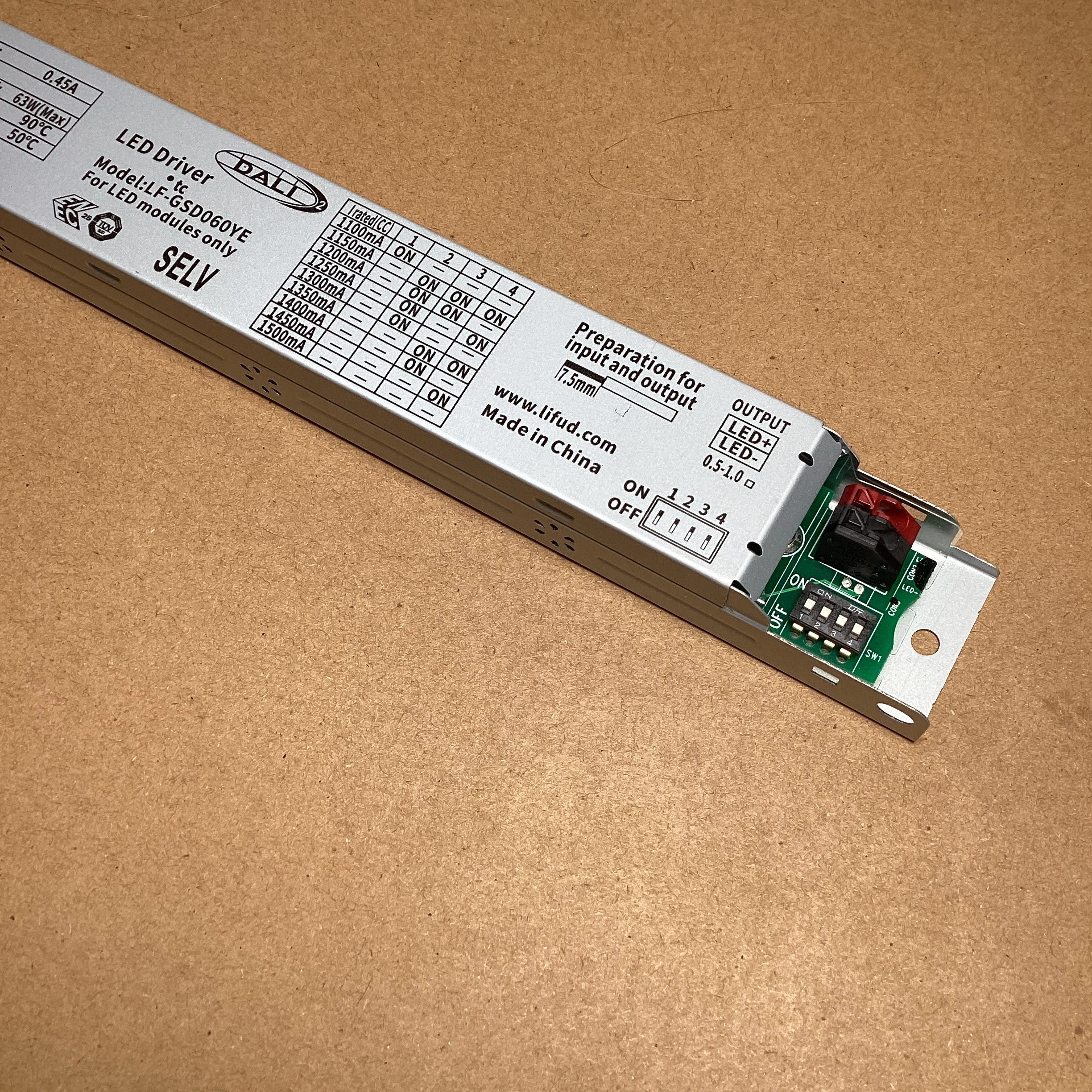DALI PUSH LF‑GSD060YE DT6 60W Dimmable Linear LED Driver 1200‑1500mA For Class I Light Fixtures LED Power Supply