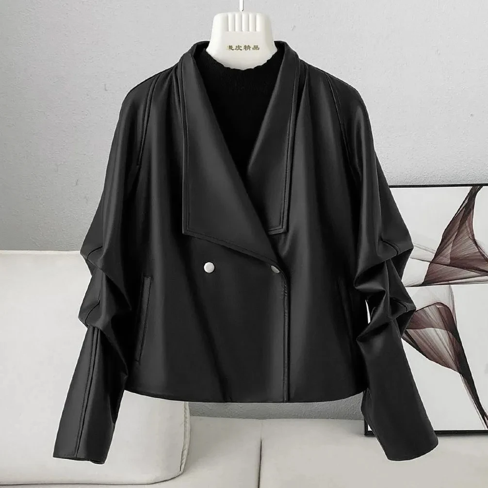 Giacca corta in pelle nera per donna Autunno inverno 2025 Nuovo temperamento Giacche da moto in pelle PU lavata da donna allentate Top