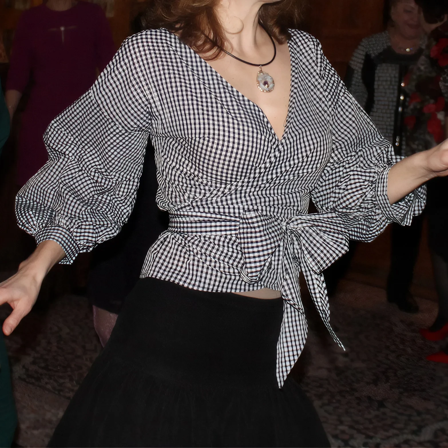 

Summer large size fashion V-neck bubble sleeve large bow decorative shirt plaid strap European and American top