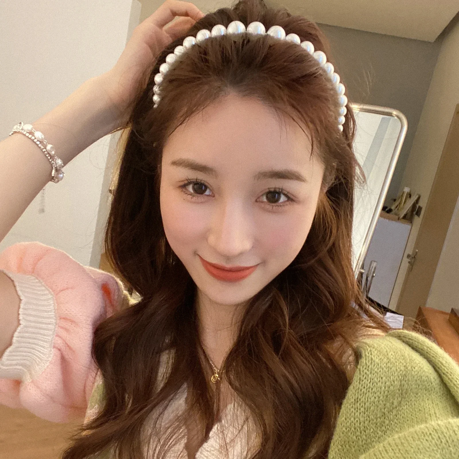 

Temperament celebrity style big pearl French face wash headband