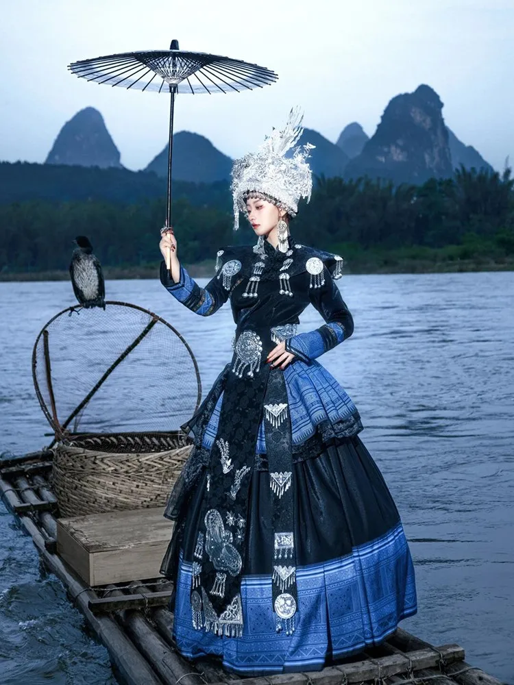 Vestido largo de manga larga con cuello alto negro para mujer en estilo traje étnico