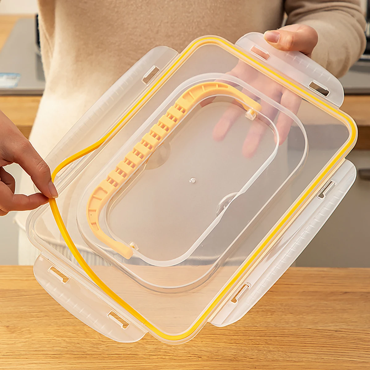 WORTHBUY Large Capacity Divided Storage Box With Lid Portable Organizer Box For Spice Transparent Fresh-Keeping Box With Handle