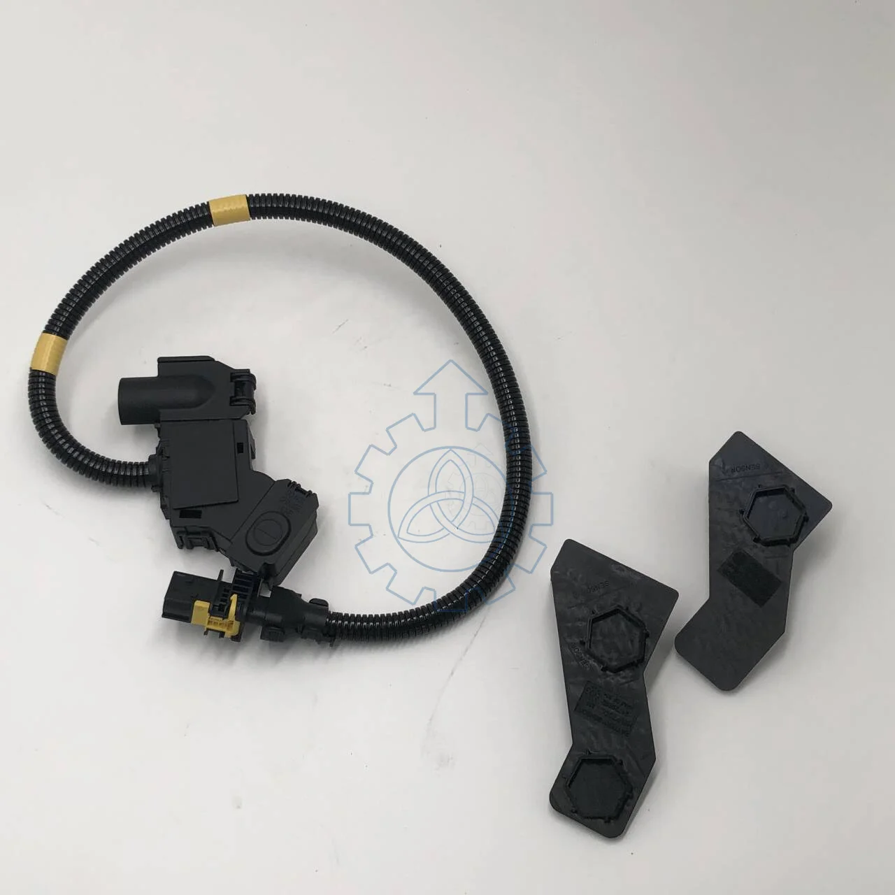 23359018 23937503 23294375 22729391 22767584 23937488 22394412 22767571Truck Charing Sensor Battery Sensor for Volvo Fh 500 view 4