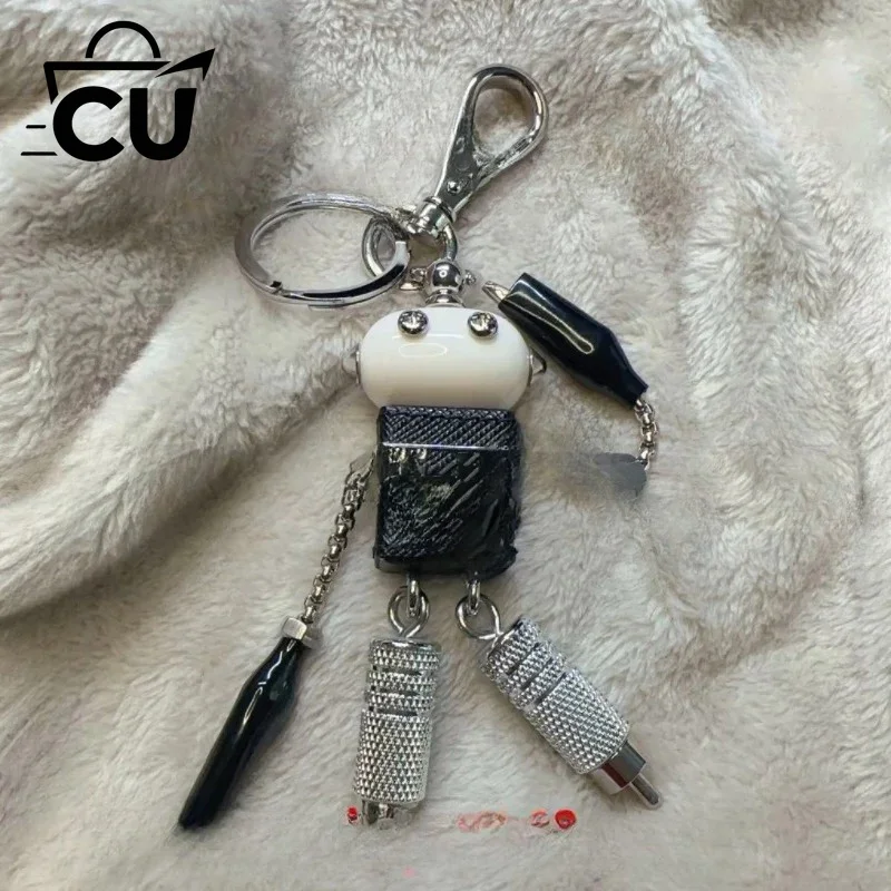 Keychain Retro Handmade DIY Metal Pendant Design Sense Enamel Triangular Emblem Bag Accessories