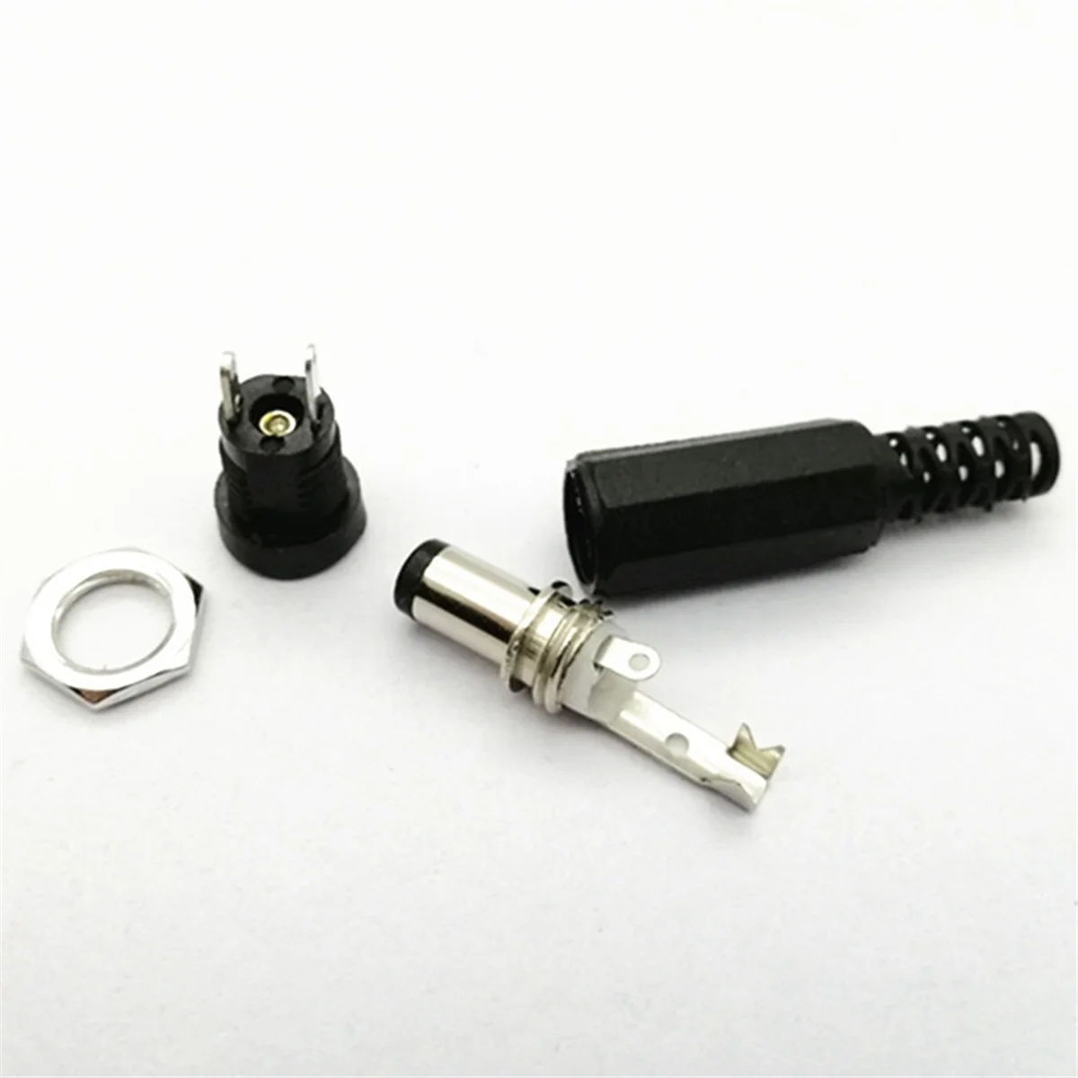 QA88X 15 Sets DC Power Connectors 5.5mm Plugs Male and Female Jack Sockets Screw Nuts Panel Mount Adapters