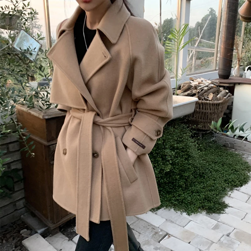 เสื้อโค้ทผู้หญิงสไตล์เกาหลี รุ่น Autumn Winter แบบมีเข็มขัด  ผ้าเนื้อนุ่มปานกลาง เหมาะสำหรับใส่ในฤดูใบไม้ผลิ ฤดูใบไม้ร่วง และฤดูหนาว