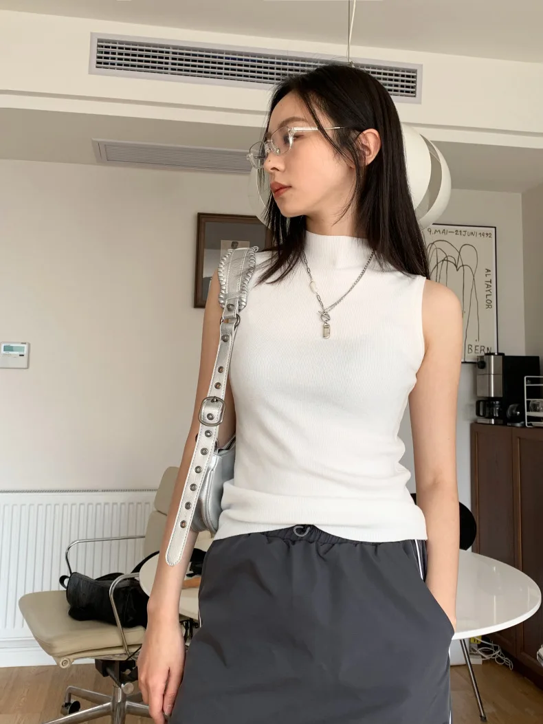 New 2024 Summer Women Stand Collar Knit Top Vest Sleeveless Slim Fit High Street Chic Stunning Fashion Design Trendy Stylish