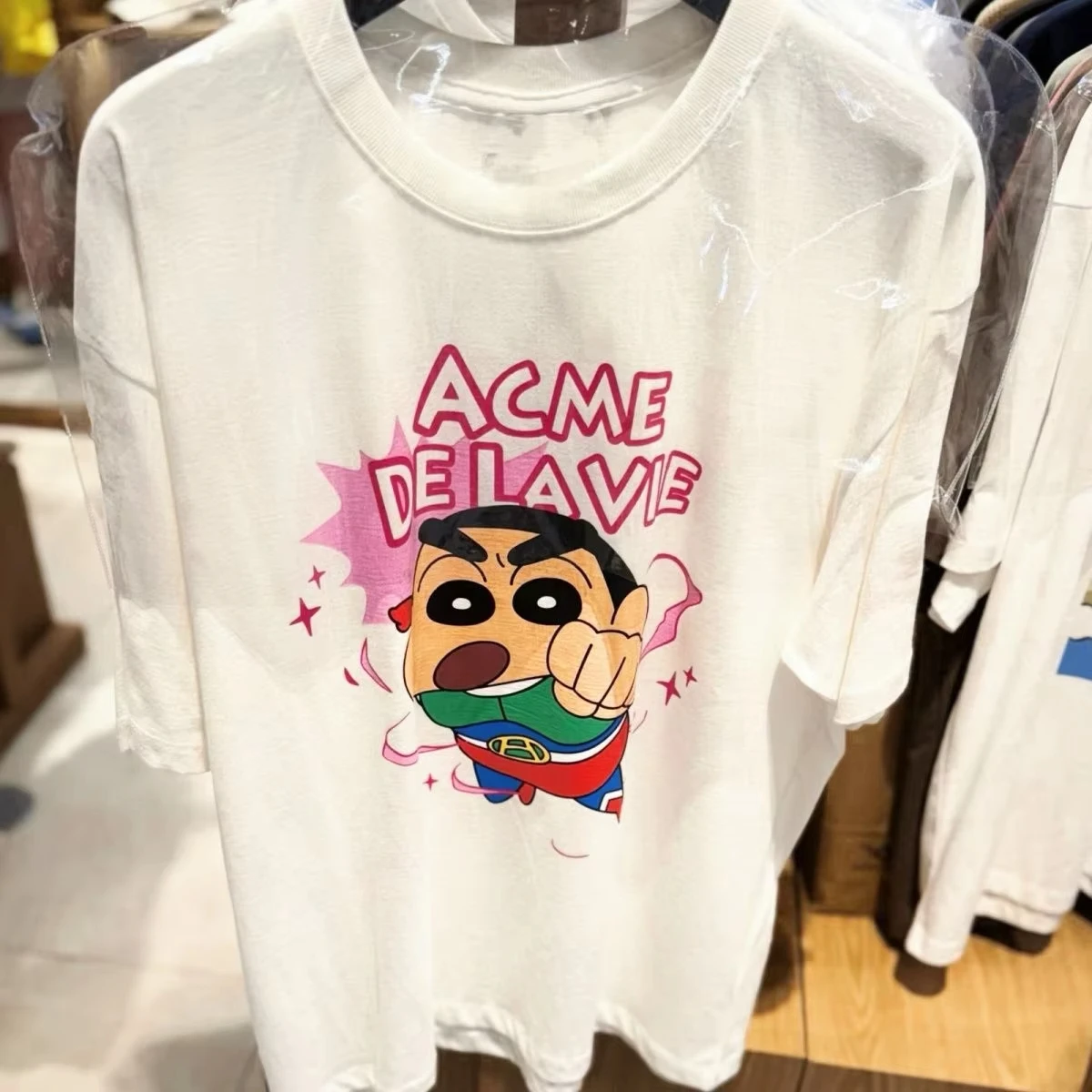 

Miniso Crayon Shin-chan Boxing Print Свободная футболка с короткими рукавами для модных мужчин и женщин из хлопка в американском стиле