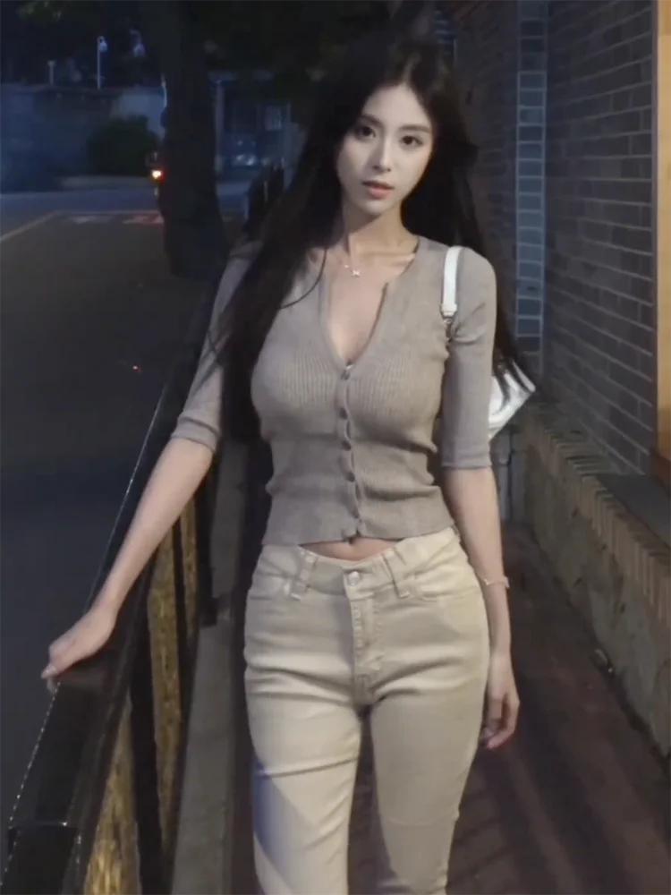 

Korean Style Soft Khaki Color Elegant Thin Knitted Base Shirt mid Sleeve Tee Slimming Effect Women's Top Casual Style Slim Fi...