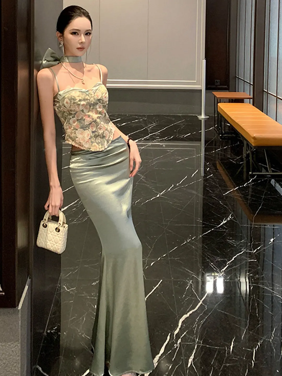 

Элегантный женский комплект с юбкой-полусолнце: сексуальный, роскошный, модный стиль, весенняя коллекция, цветочный принт, комфортная посадка