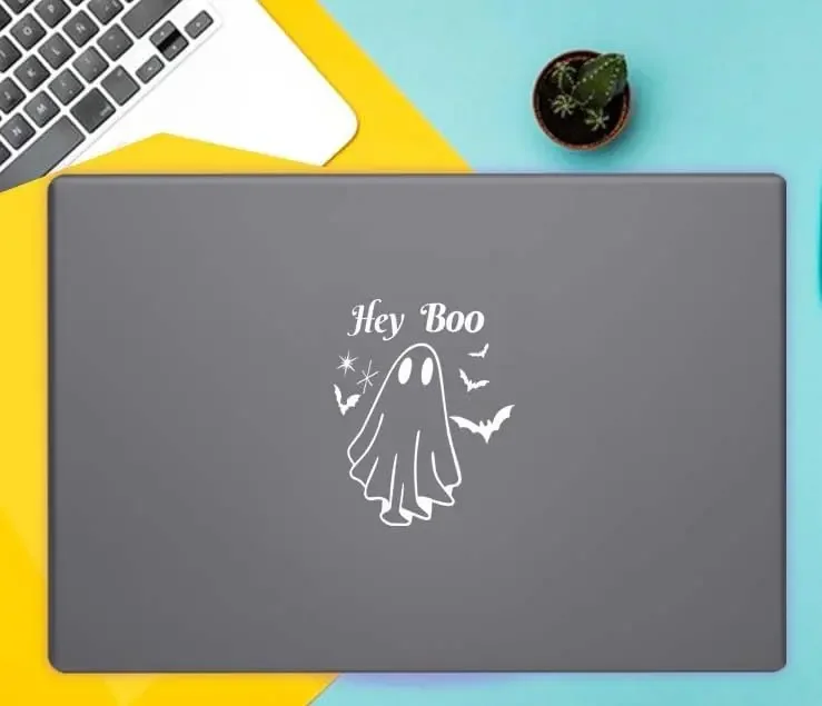 

1 шт. Милый виниловый стикер с рисунком призрака «Hey Boo» для автомобилей, фургонов, грузовиков, ноутбуков, стен, бутылок, декора кузова автомобиля