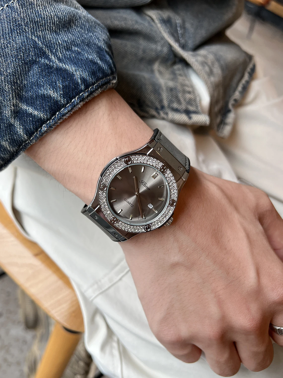 خاتم ساعة على شكل ألماس - ساعة بتصميم أنيق للجنسين للرجال والنساء