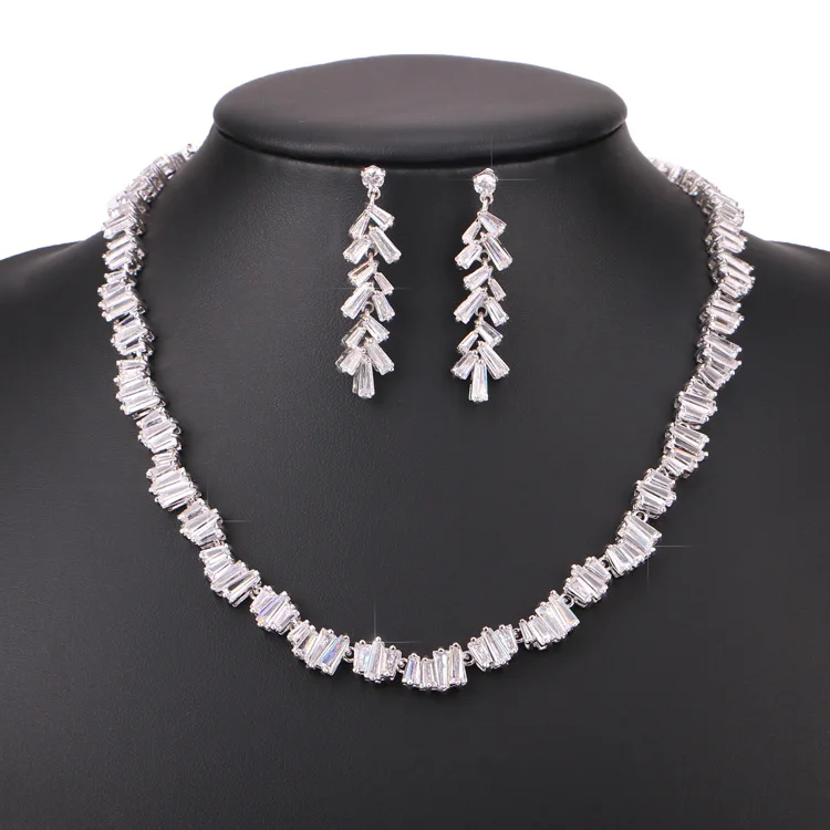 

Light Luxury Suit Elegant Simple sliver color necklace earrings Women's Dress Decorative Jewelry Wedding Bridal Ball Gift M-846