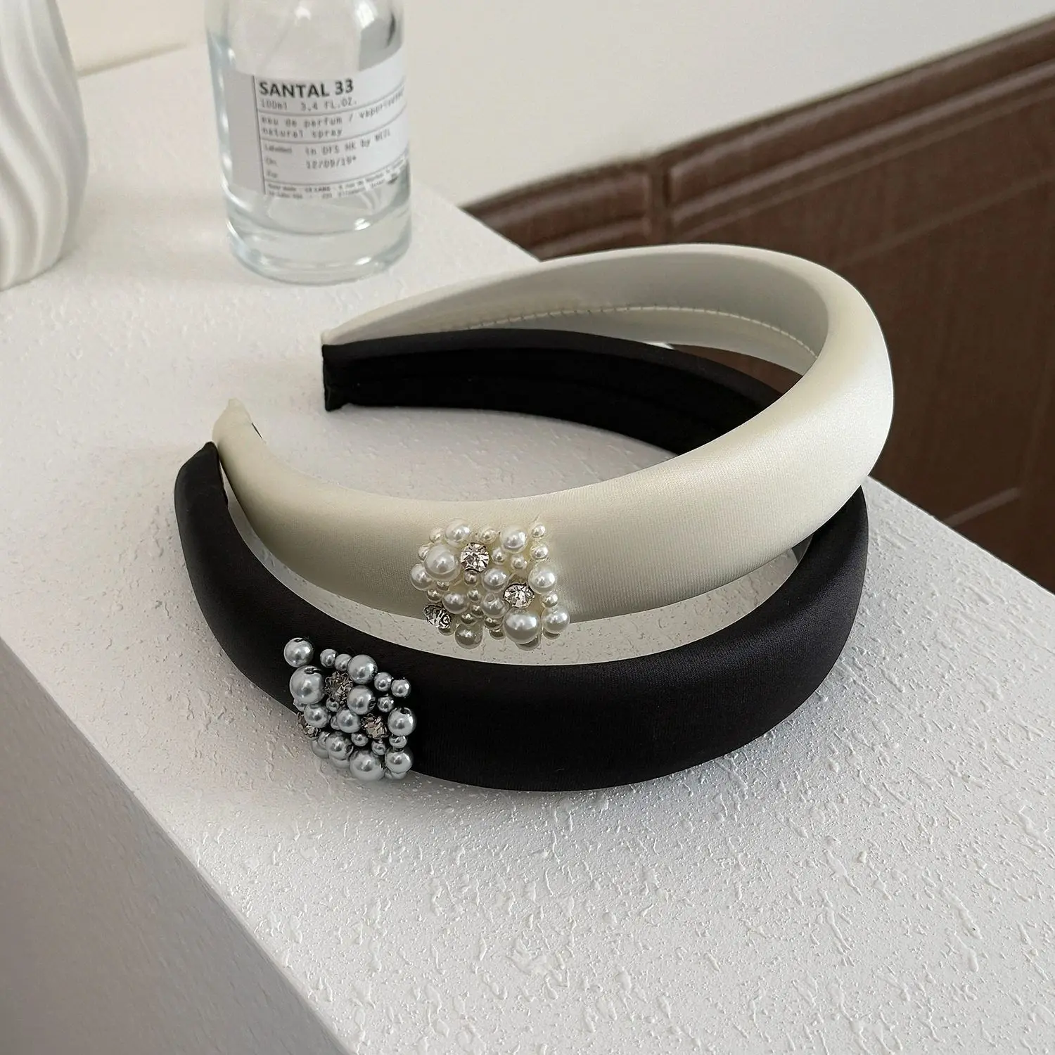 

Атласная повязка для волос во французском стиле, черно-белая, с высокой короной, для утончения лица, аксессуар для волос