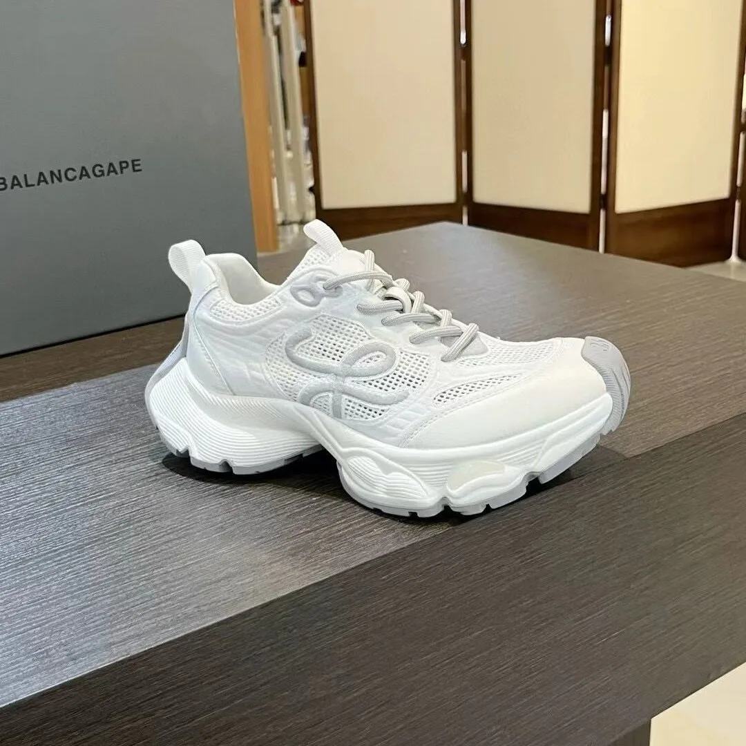 2025 الرجال والنساء موضة أحذية رياضية غير رسمية تنفس مصمم الرجال والنساء شبكة سميكة سوليد زوجين أحذية رياضية