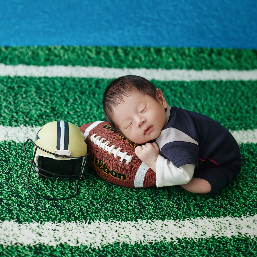 Newborn Photography Props Baby Photo Costume Kit Rugby Ball Helmet Decor Props for Studio Shoot Baby First Month Milestone Theme