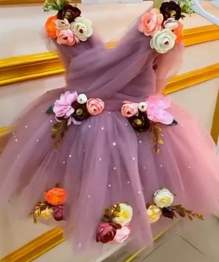 Vestido de flores púrpura con cuello en V para niña, línea A, apliques 3d de encaje de princesa, longitud de té, boda, tul brillante, fiesta de cumpleaños, vestidos de baile