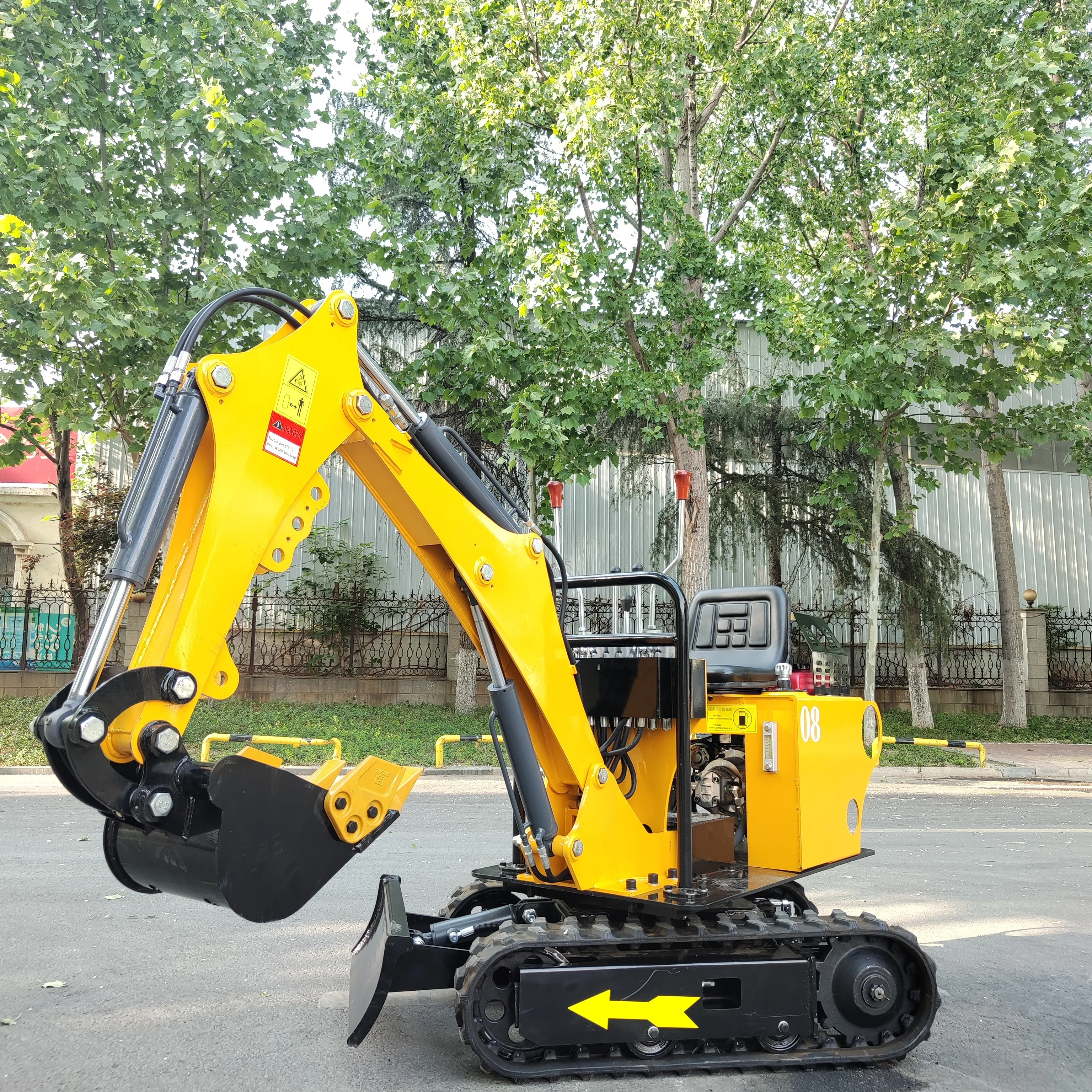 Nieuwe staartloze minigraafmachine 0,8 ton EPA-motor minigraafmachine geschikt voor maatwerk in stedelijke constructie en landschapsarchitectuur