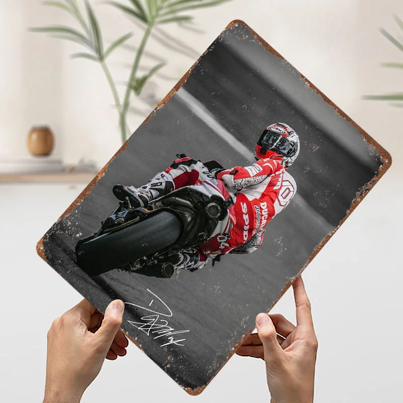 Andrea Dovizioso MotoGP Tin Sign Wall Art Poster Vintage Metal Signs para Homem Caverna Decoração Vintage Home Decor Itens Interior